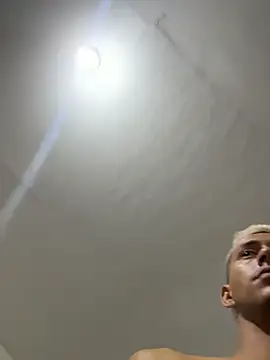 Boy hot- online show from 03/29/26, 05:53