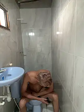 Boy hot- online show from 03/02/26, 08:49