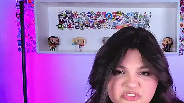 Snapshot of UR_BELLA chatting on 09/20/25, 09:20 UR BELLA online show from 09/20/25, 09:20