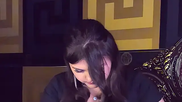 Snapshot of UR_BELLA chatting on 10/10/25, 03:57 UR BELLA online show from 10/10/25, 03:57