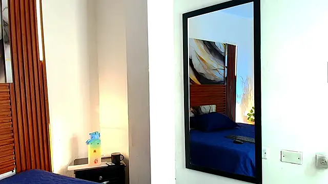 Evelin thompsson online show from 11/25/25, 03:18