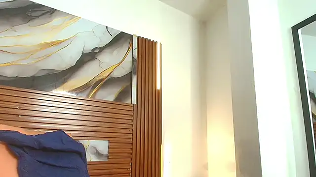 Evelin thompsson online show from 11/22/25, 03:05