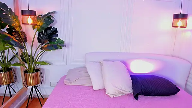 Snapshot of Dafne_Hillss chatting on 10/30/25, 12:25 Dafne Hillss online show from 10/30/25, 12:25