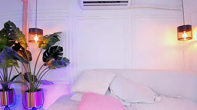 Snapshot of Dafne_Hillss chatting on 10/25/25, 12:28 Dafne Hillss online show from 10/25/25, 12:28