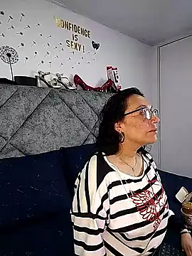 Shantey Laurent online show from 03/23/26, 03:01