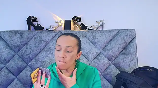 Shantey Laurent online show from 11/21/25, 12:26