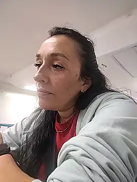 Shantey Laurent online show from 01/13/26, 06:12