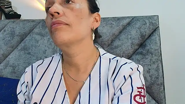 Shantey Laurent online show from 11/22/25, 01:32