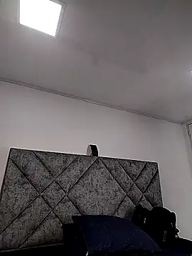 Shantey Laurent online show from 11/28/25, 01:00