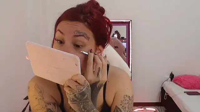 Maddy Vicius19 online show from 10/06/25, 08:53