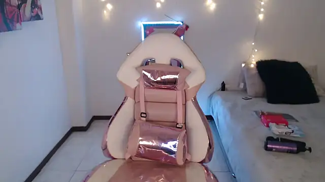 Snapshot of Maddy_Vicius19 chatting on 02/19/26, 02:52 Maddy Vicius19 online show from 02/19/26, 02:52