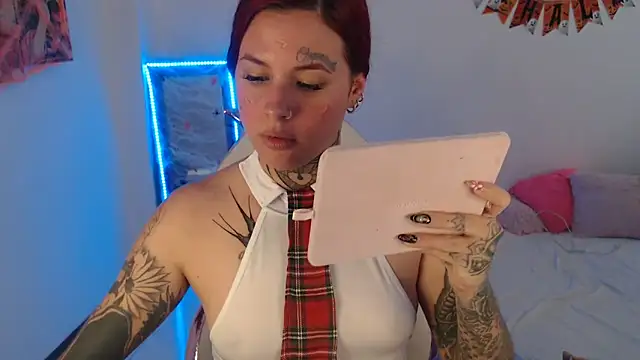 Maddy Vicius19 online show from 10/20/25, 08:20