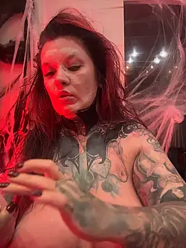 Sabien DeMonia online show from 10/31/25, 04:36