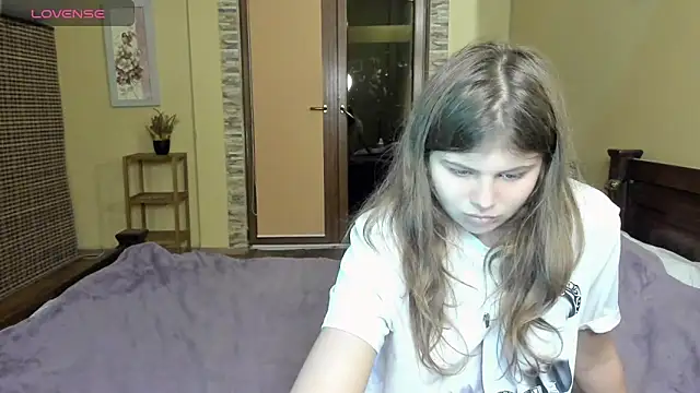 Lilly Jess online show from 10/15/25, 06:16