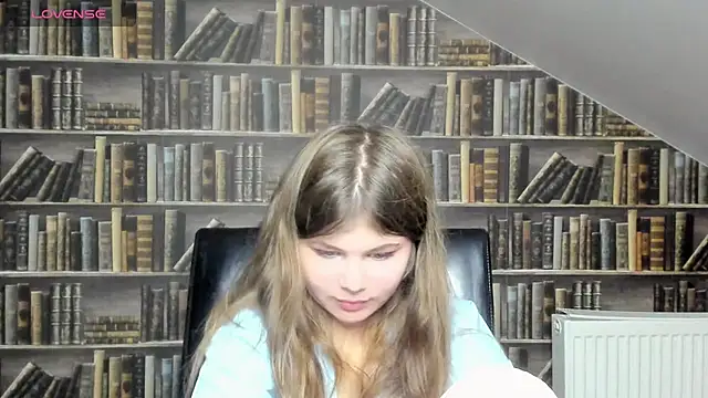 Lilly Jess online show from 11/06/25, 07:40