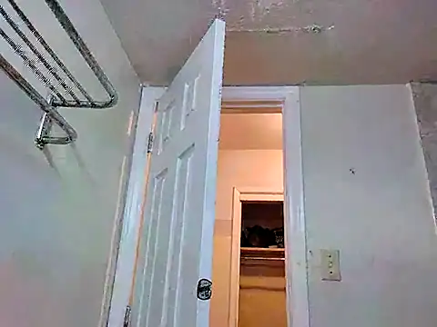 nakedgarbageperson online show from 07/10/26, 09:31