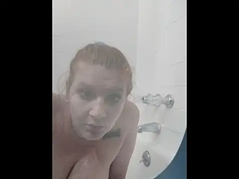 nakedgarbageperson online show from 10/28/25, 01:10