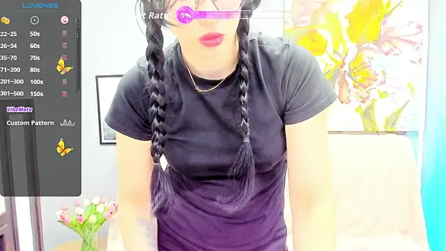 Snapshot of Charming_Mysteriousss chatting on 10/19/25, 06:05 Charming Mysteriousss online show from 10/19/25, 06:05