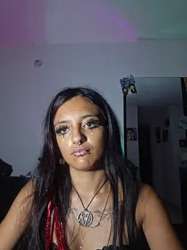 carolinerue online show from 11/05/25, 11:02