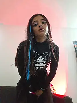 carolinerue online show from 10/28/25, 10:58