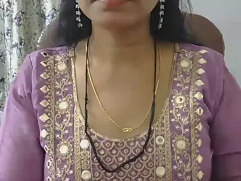 Snapshot of MISS_SOMIYA chatting on 04/12/26, 04:32 MISS SOMIYA online show from 04/12/26, 04:32