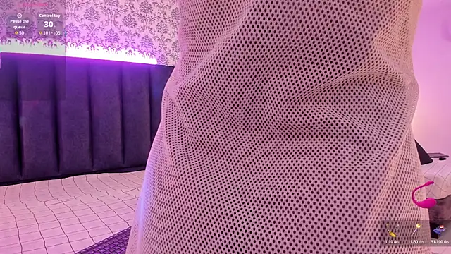 NalahCampbell online show from 11/17/25, 07:51