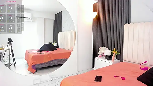 NalahCampbell online show from 11/05/25, 07:39