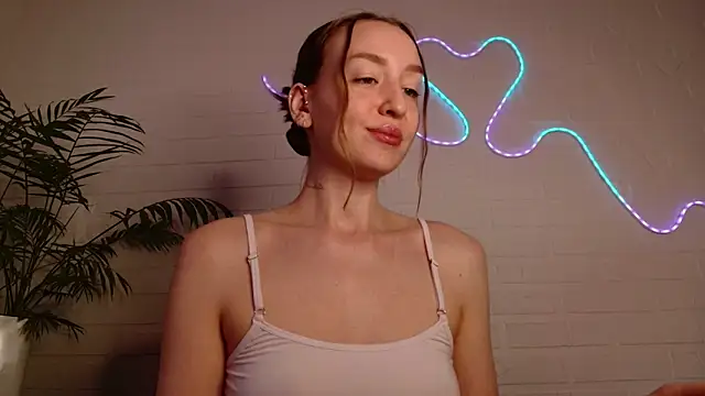 WhitePrincessLuna online show from 04/10/26, 02:13