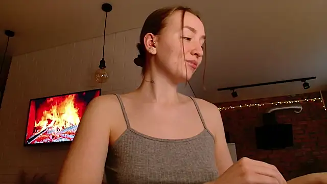 WhitePrincessLuna online show from 01/06/26, 01:26