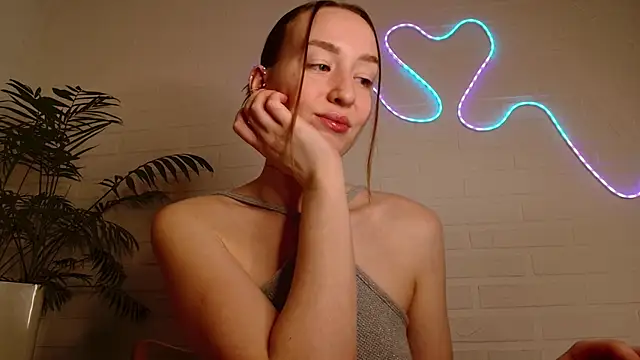 WhitePrincessLuna online show from 03/06/26, 04:13