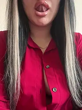 Snapshot of Molly-molly- chatting on 04/03/26, 06:31 Molly-molly- online show from 04/03/26, 06:31