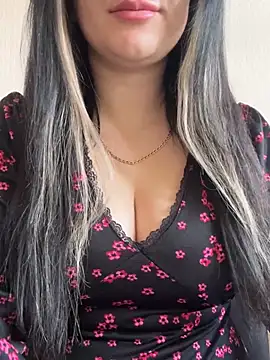 Snapshot of Molly-molly- chatting on 04/13/26, 06:39 Molly-molly- online show from 04/13/26, 06:39