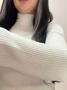 Snapshot of Molly-molly- chatting on 12/16/25, 06:06 Molly-molly- online show from 12/16/25, 06:06