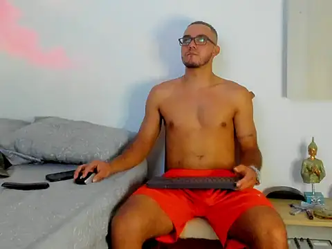 Snapshot of Dusan_greyy chatting on 09/29/25, 12:06 Dusan greyy online show from 09/29/25, 12:06