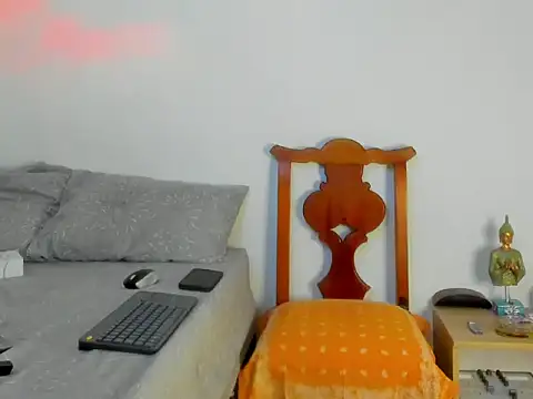 Snapshot of Dusan_greyy chatting on 09/30/25, 04:40 Dusan greyy online show from 09/30/25, 04:40