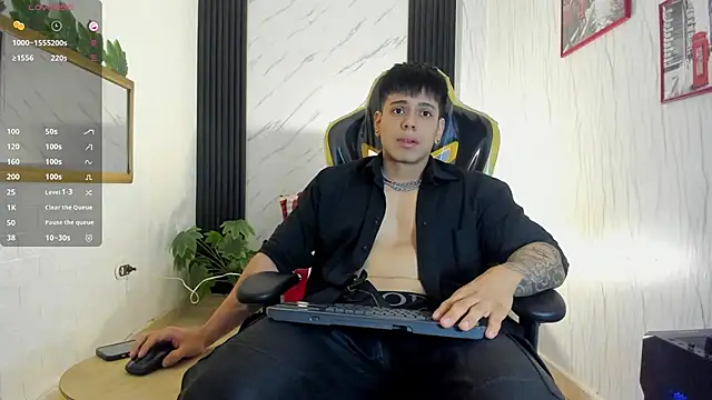 Snapshot of xKevyn chatting on 10/25/25, 12:28 xKevyn online show from 10/25/25, 12:28