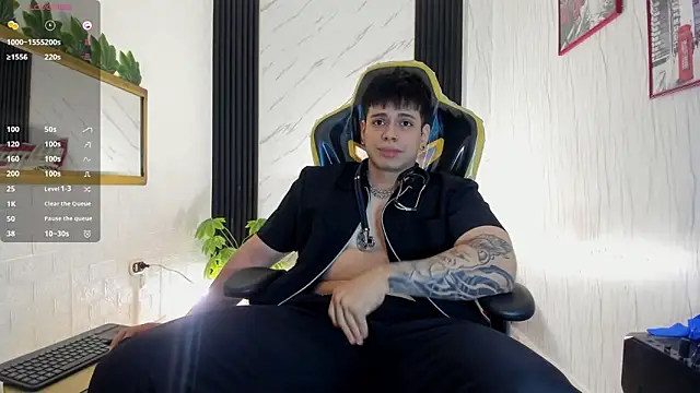 Snapshot of xKevyn chatting on 10/30/25, 12:36 xKevyn online show from 10/30/25, 12:36