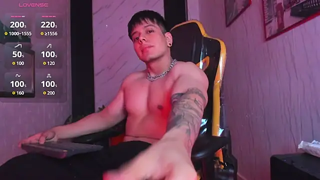 Snapshot of xKevyn chatting on 10/02/25, 12:19 xKevyn online show from 10/02/25, 12:19