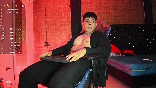 Snapshot of xKevyn chatting on 10/18/25, 01:02 xKevyn online show from 10/18/25, 01:02