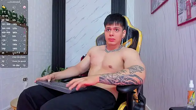 Snapshot of xKevyn chatting on 09/29/25, 12:33 xKevyn online show from 09/29/25, 12:33