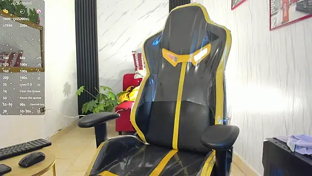 Snapshot of xKevyn chatting on 12/02/25, 12:29 xKevyn online show from 12/02/25, 12:29