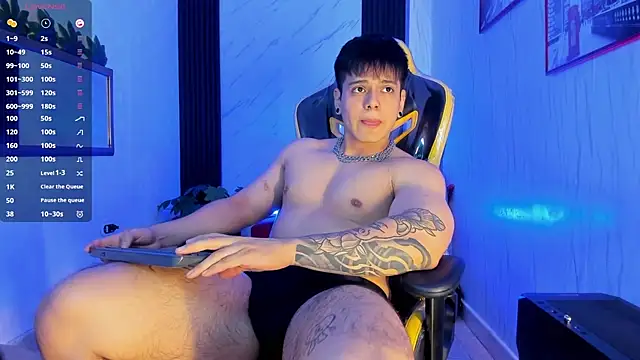 Snapshot of xKevyn chatting on 12/17/25, 12:21 xKevyn online show from 12/17/25, 12:21