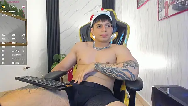 Snapshot of xKevyn chatting on 12/04/25, 12:26 xKevyn online show from 12/04/25, 12:26