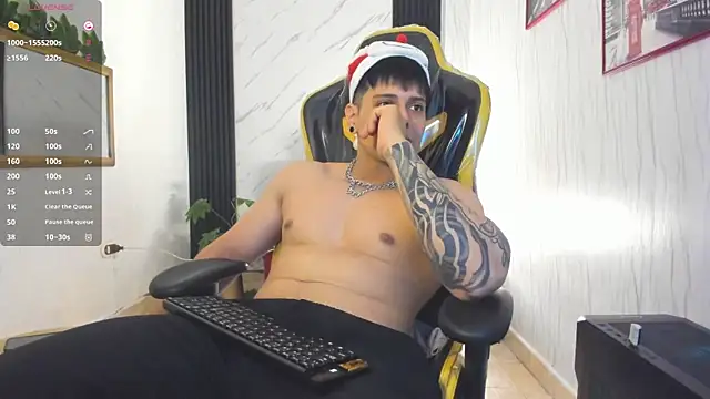 Snapshot of xKevyn chatting on 12/05/25, 12:37 xKevyn online show from 12/05/25, 12:37