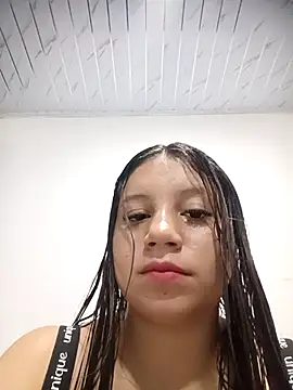 Shell Latina online show from 04/18/26, 04:26