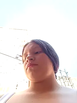 Shell Latina online show from 10/28/25, 01:54