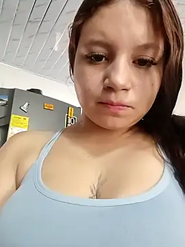 Shell Latina online show from 11/18/25, 02:20