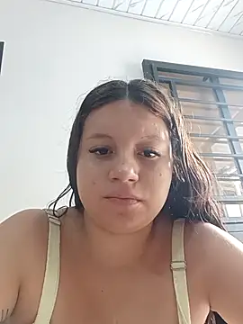 Shell Latina online show from 12/18/25, 01:48