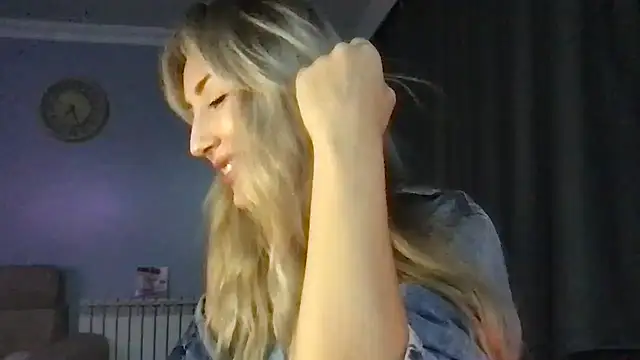 Pyrelissa online show from 12/18/25, 03:27