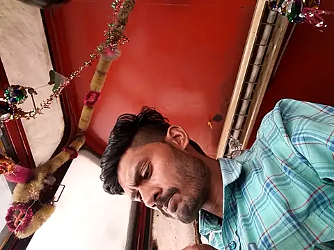 hotbabaji12 online show from 04/10/26, 07:37